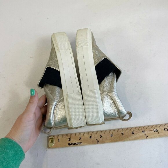 Kendal + Kylie Women Tenley Platform Sneakers Slip On Metallic Gold 8.5M Leather - Picture 8 of 11